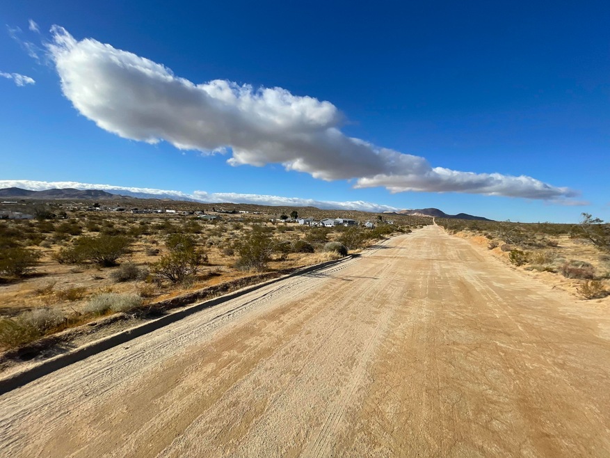 0 30th St W & Dawn Rd unit 25001564, Rosamond, CA 93560 - photo 1