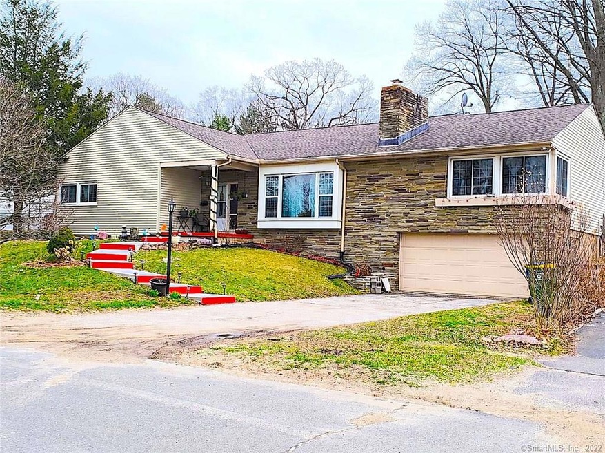 147 Avalon Cir, Waterbury, CT 06710 - photo 1