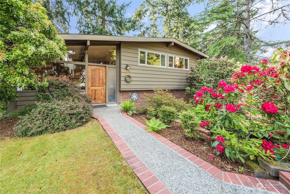 Sold $1,220,000 • Co-Listing Agent