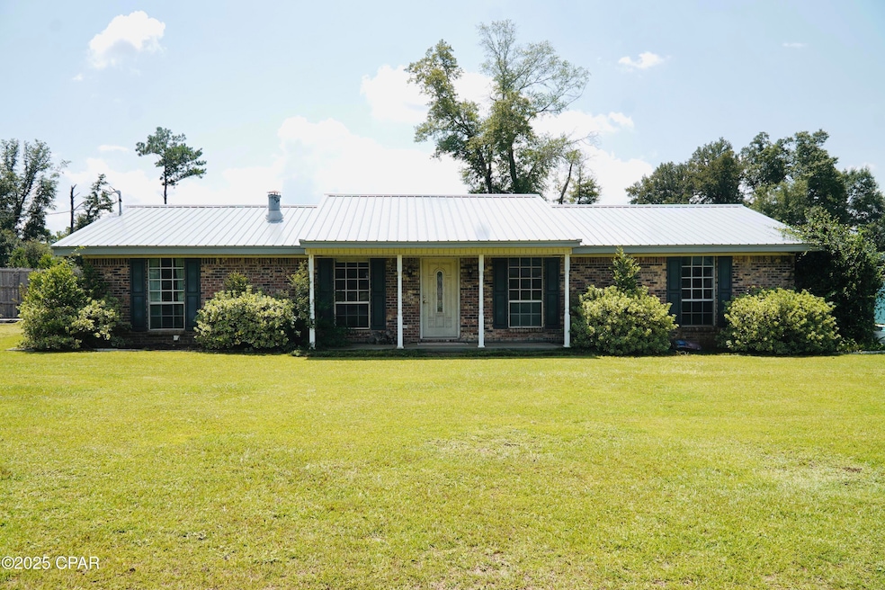 4908 Davis Dr, Marianna, FL 32446 - photo 1