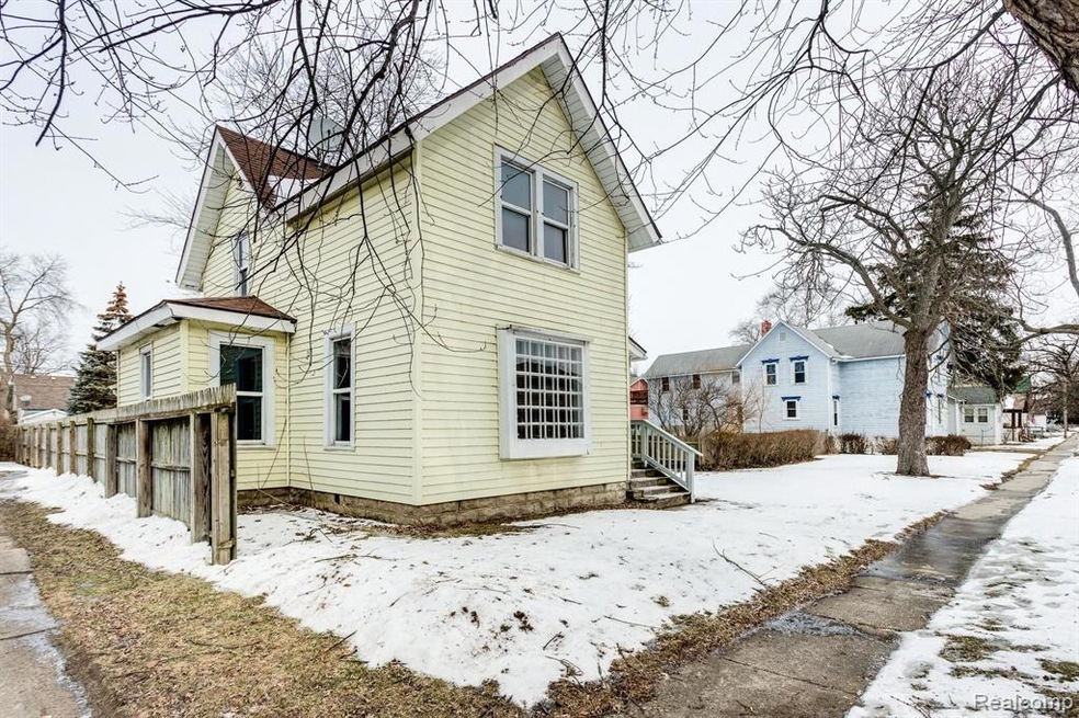 1379 Howard St (1 of 34).jpg