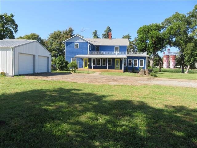 TURN OF THE CENTURY MASTERPIECE ON ACREAGE