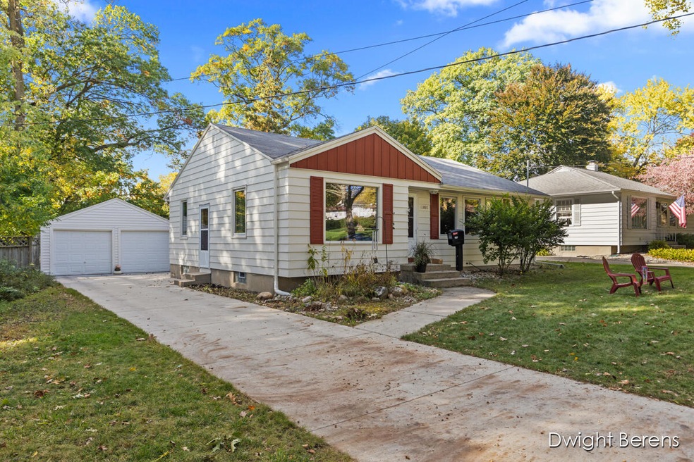 1837 Diamond Ave NE, Grand Rapids, MI 49505 - photo 1