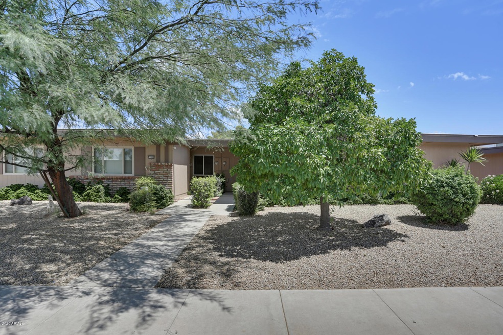 11002 W Topaz Dr, Sun City, AZ 85351 - photo 1