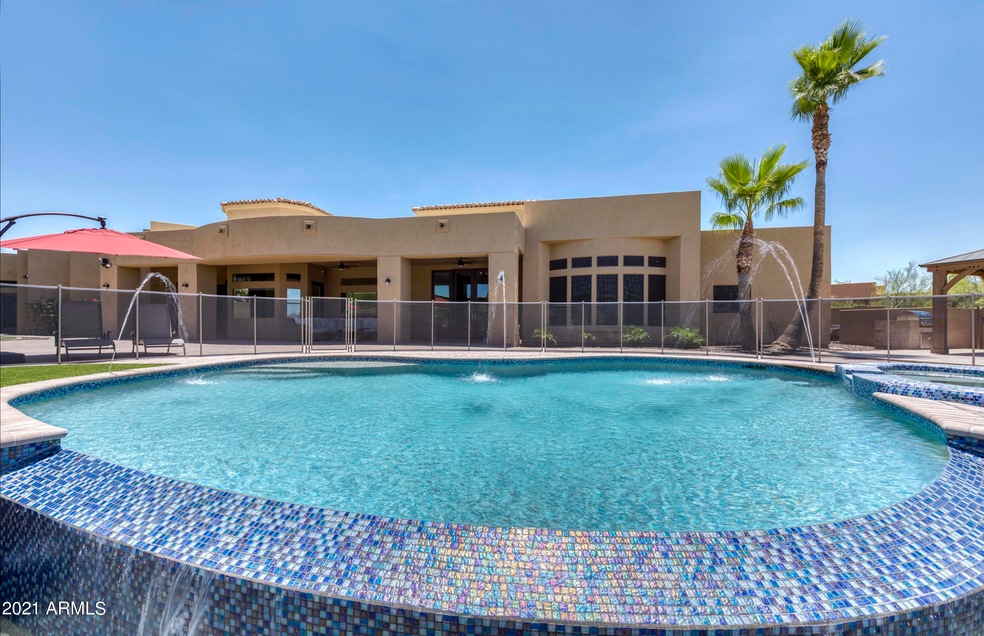 10068 N. 128th St - Heated Pool & Spa