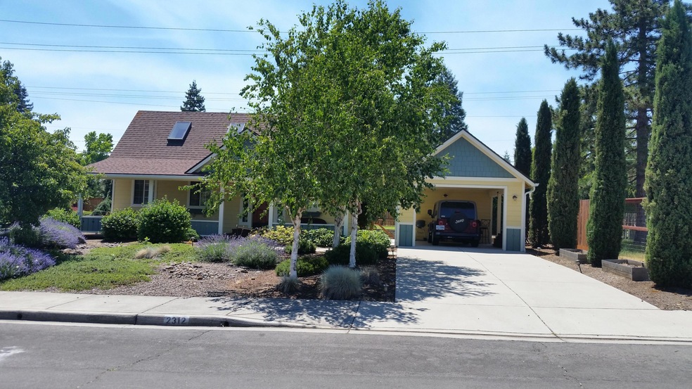 2312 Parkhill Place, Medford, OR 97504 - photo 1