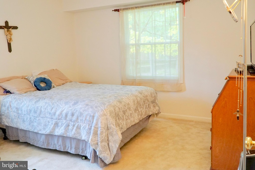 8231 Kings Charter Ln unit K, Springfield, VA 22152 - photo 1