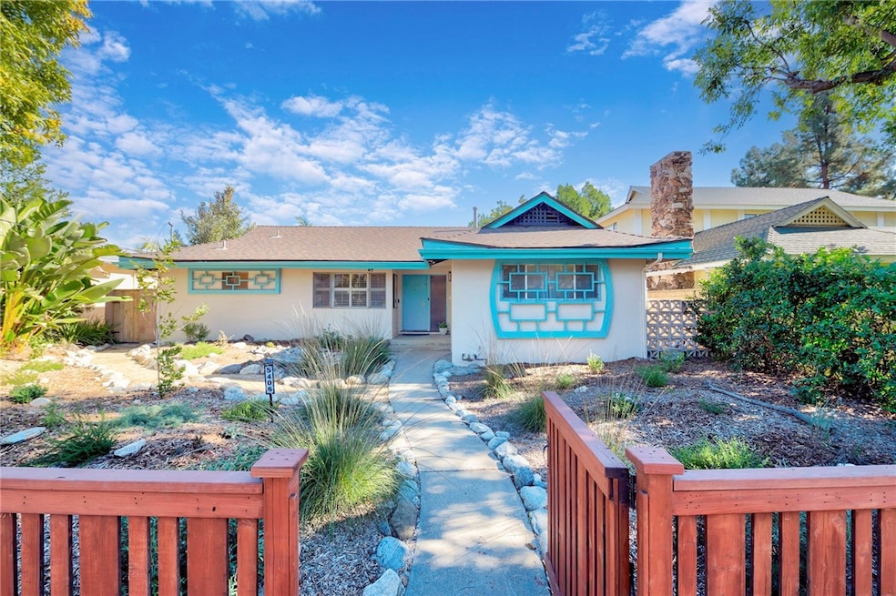 5406 Hazeltine Ave, Sherman Oaks, CA 91401 - photo 1