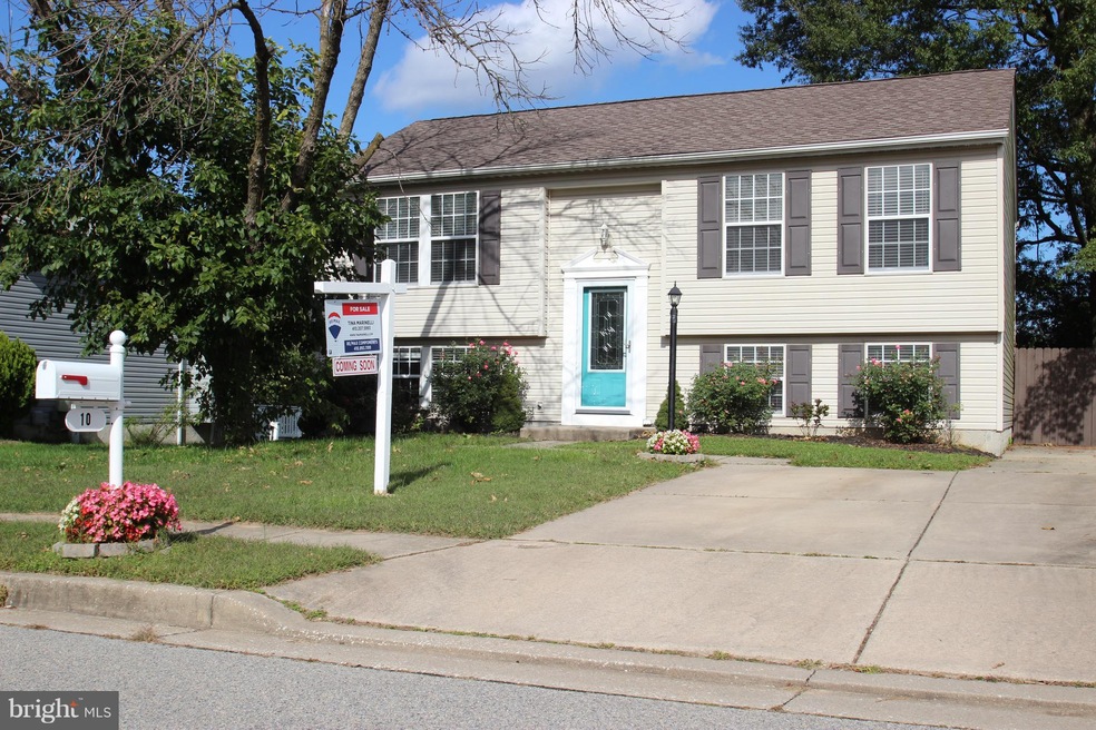 10 Box Cir, Essex, MD 21221 - photo 1