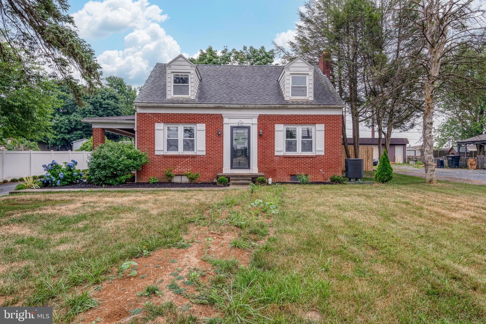 870 E Main St, Mount Joy, PA 17552 - photo 1