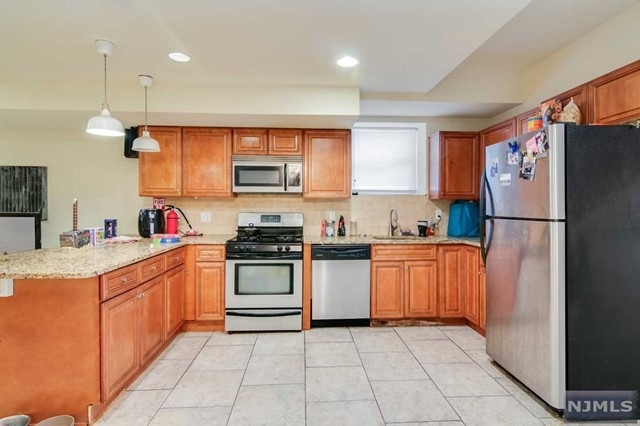 6500 Madison St unit 1, West New York, NJ 07093 - photo 1