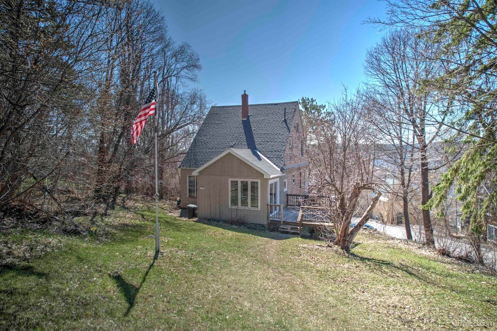 Under Contract $159,900 • Co-Listing Agent