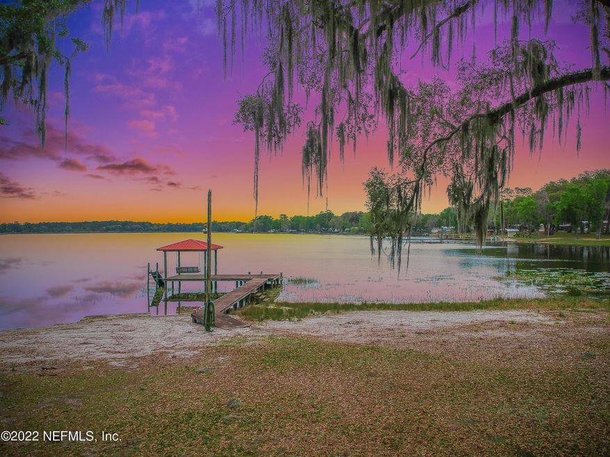 120 Osprey Ln, Interlachen, FL