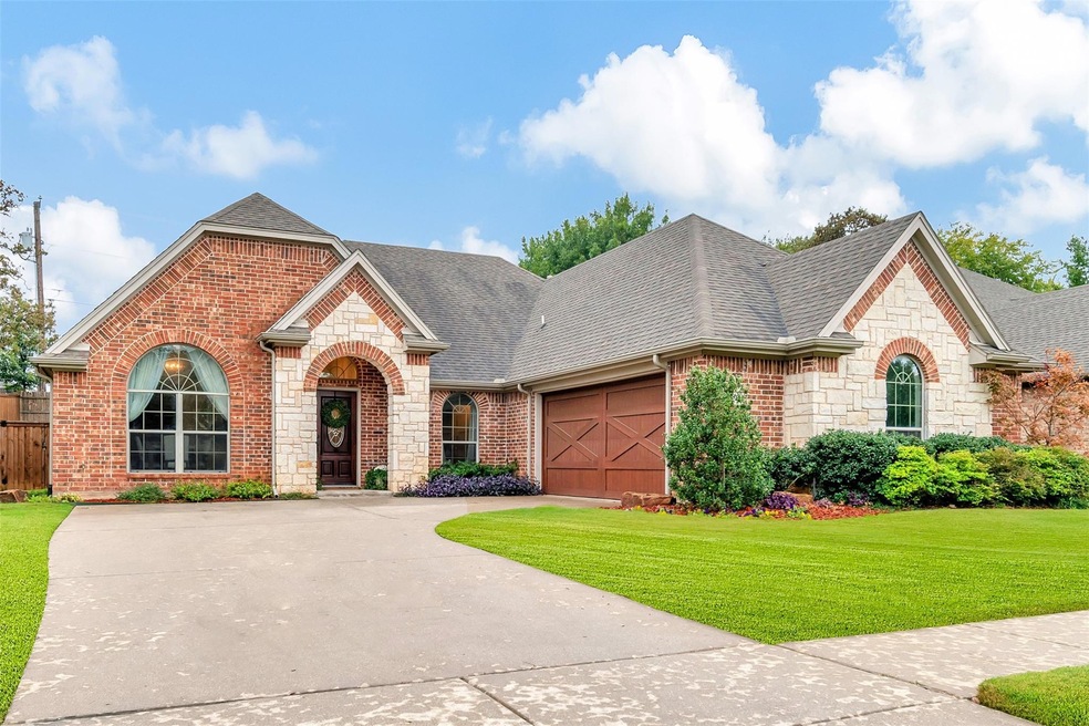 9120 Comis Dr, North Richland Hills, TX 76182 - photo 1