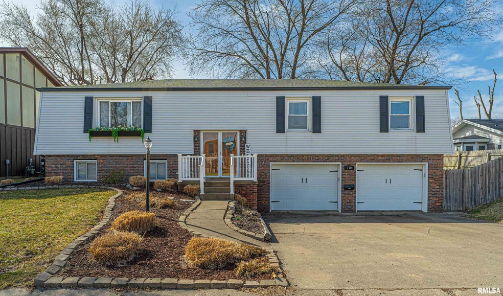 110 Crestwood Dr, Lincoln, IL 62656 - photo 1