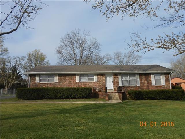 305 Rosemary Ln, Shelbyville, TN 37160 - photo 1