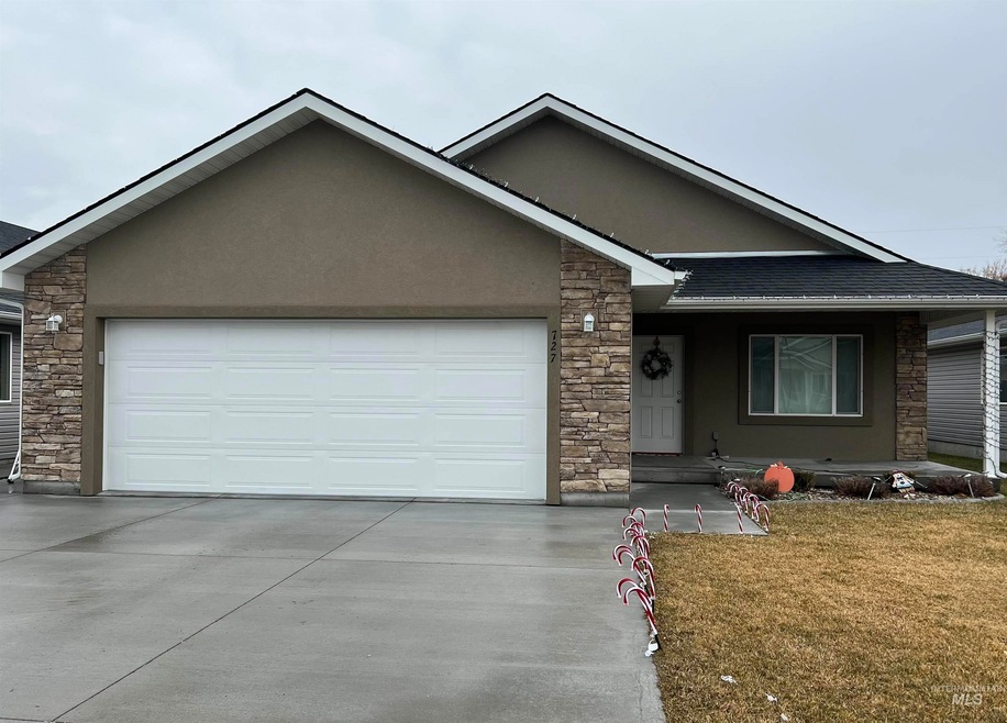 727 Schodde Ave, Burley, ID 83318 - photo 1