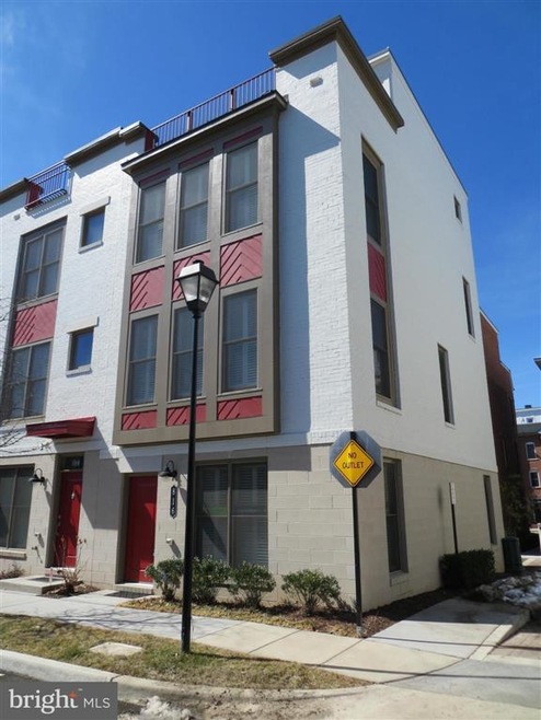 816 Snowden Hallowell Way, Alexandria, VA 22314 - photo 1