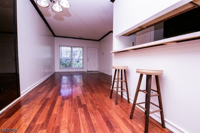 111 Cottonwood St unit 21E, Jersey City, NJ 07305 - photo 1