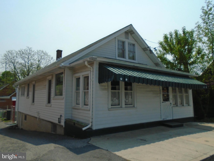 232 S 3rd St, Chambersburg, PA 17201 - photo 1
