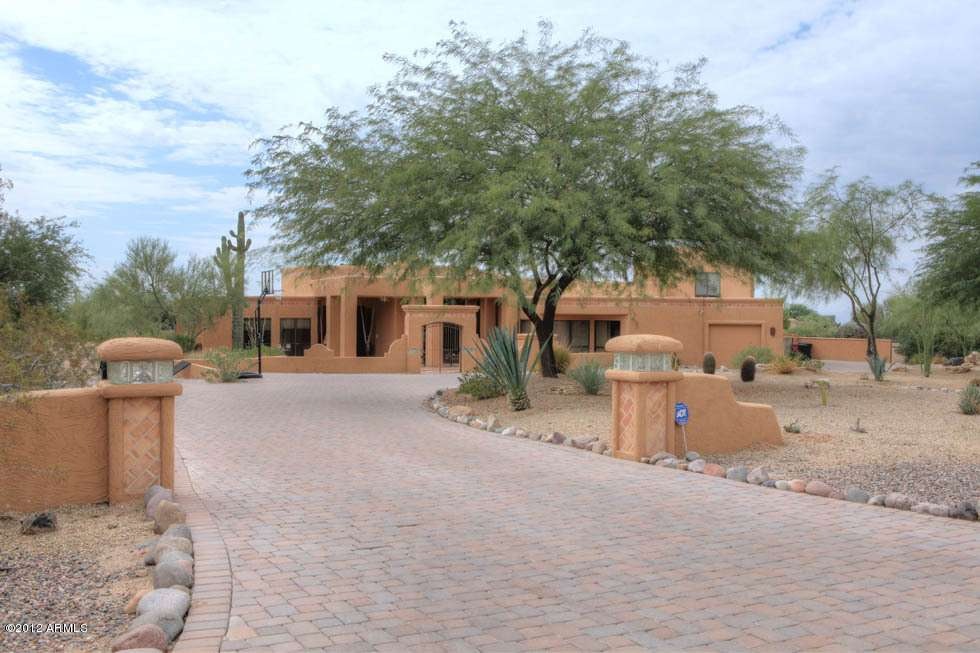 lew Street View