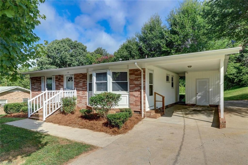 543 E Morehead St, Reidsville, NC 27320 - photo 1