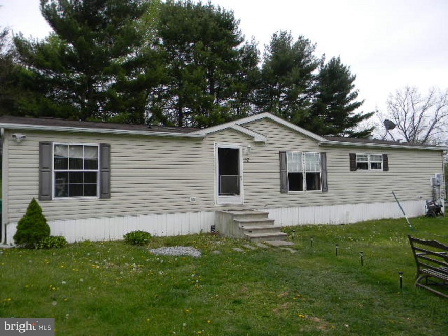 32 Machamer Rd, Douglassville, PA 19518 - photo 1