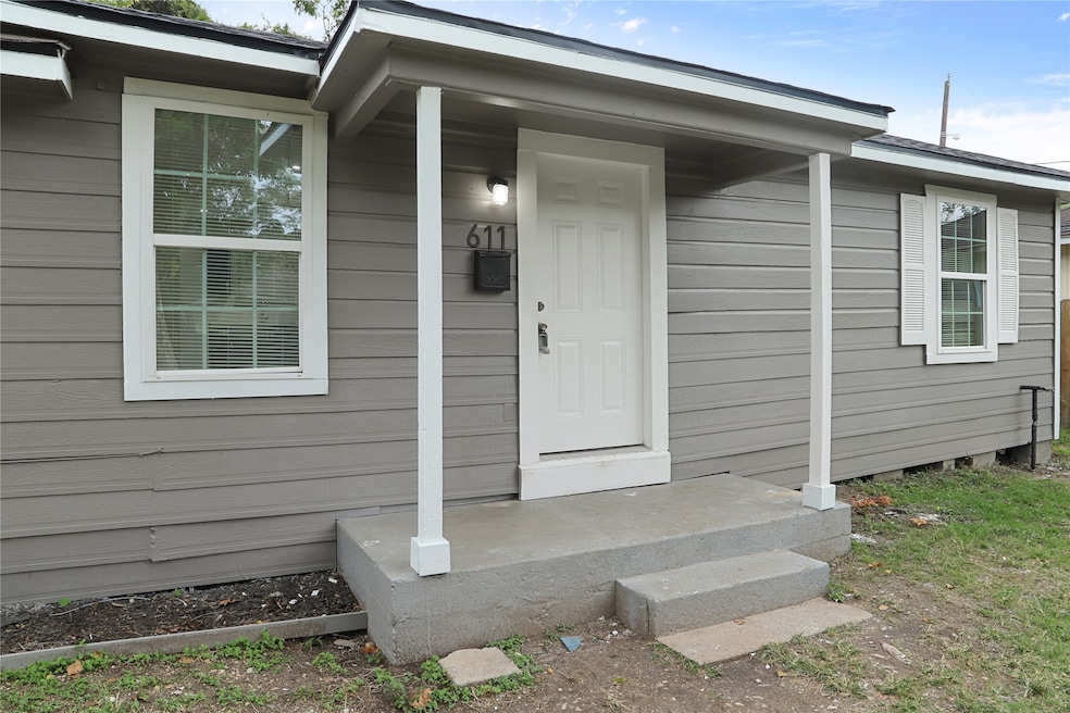 611 93rd St, Houston, TX 77012 - photo 1