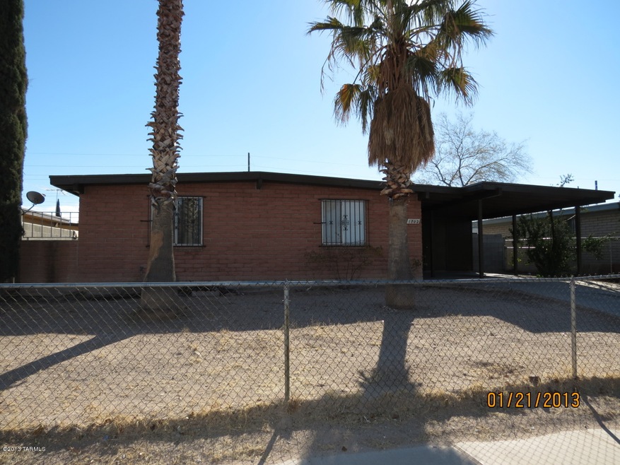 1702 E Camino Carreta