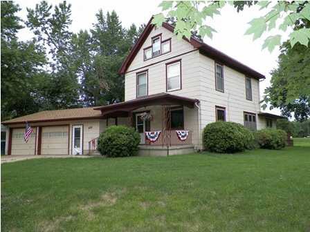 Huge lot that backs to a creek, nice wooded settin
