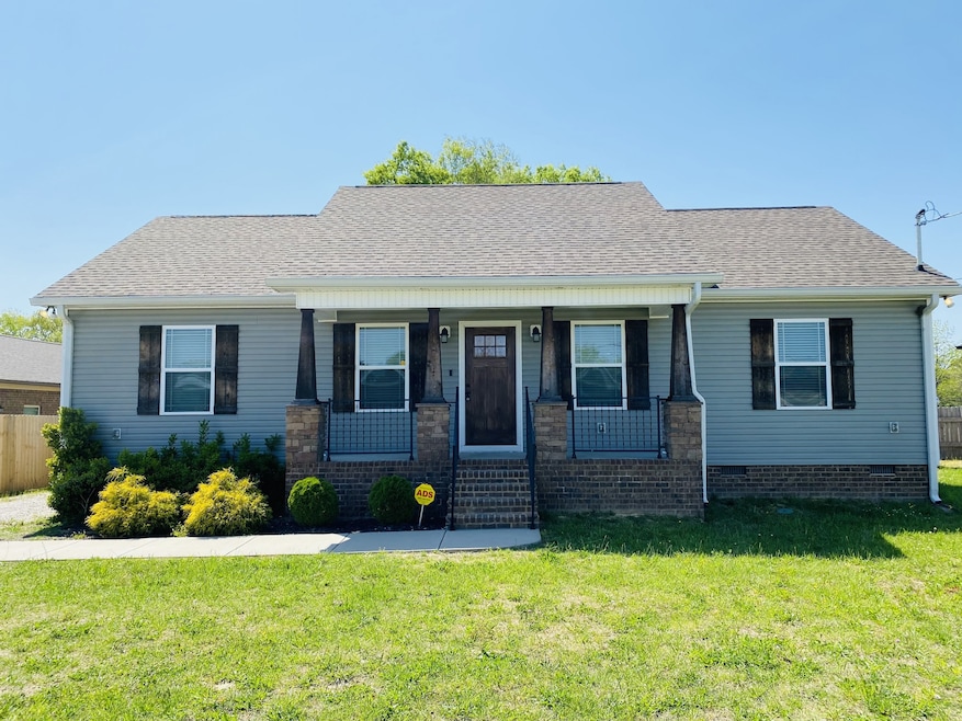 1052 Madison St, Manchester, TN 37355 - photo 1