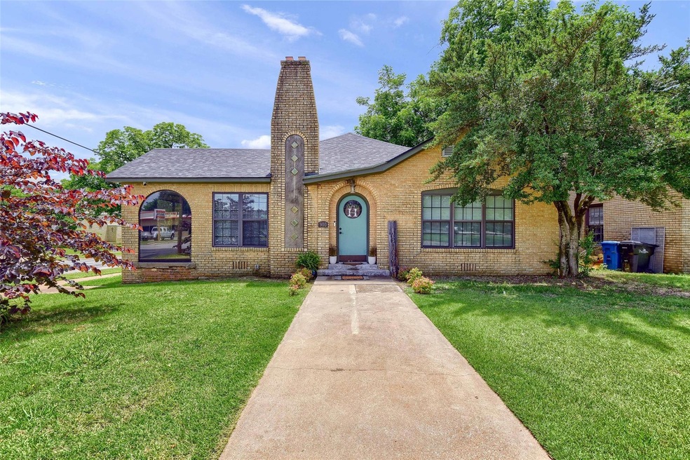 900 W Main St, Denison, TX 75020 - photo 1