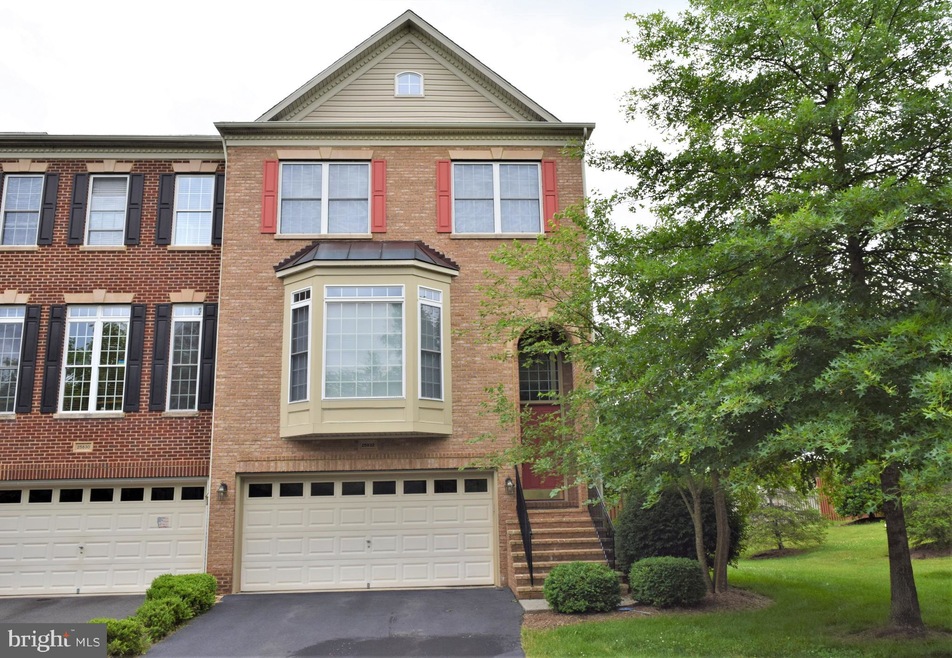 25832 Commons Square, Chantilly, VA 20152 - photo 1