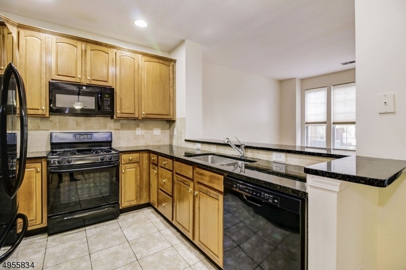 211 Swanstrom Place E unit 1, Union, NJ 07083 - photo 1