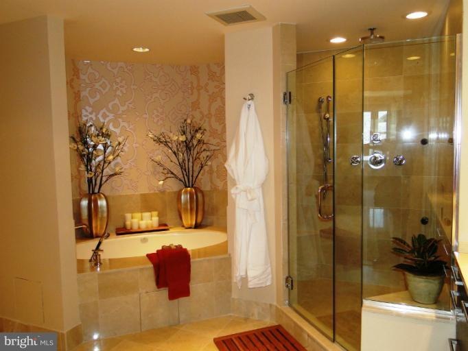 The Ritz-Carlton Residences, Baltimore, MD 21230 - photo 1