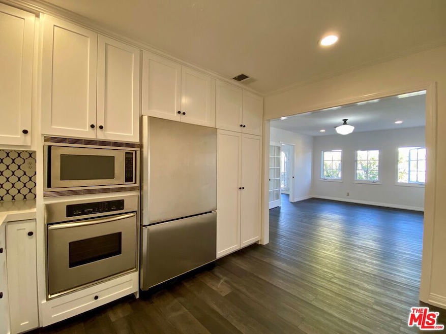 619 S La Brea Ave unit 2nd Floor, Los Angeles, CA 90036 - photo 1