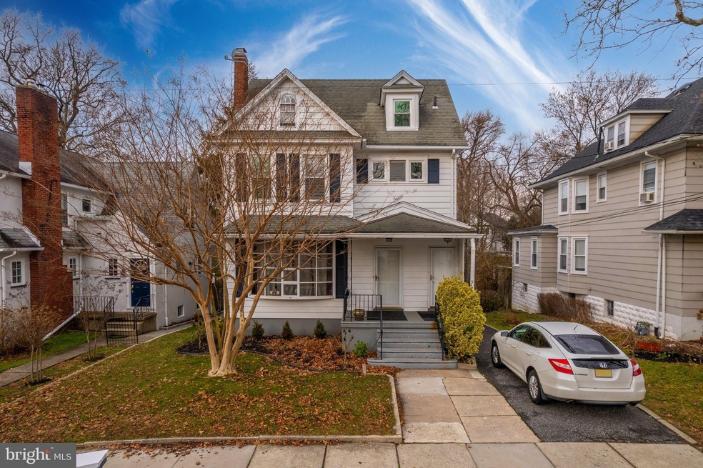 311 Lakeview Dr, Collingswood, NJ 08108 - photo 1