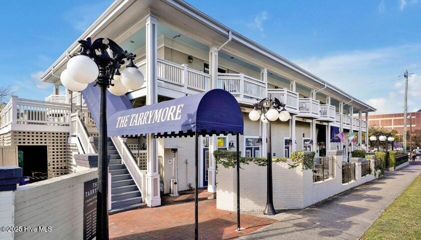 The Tarrymore
