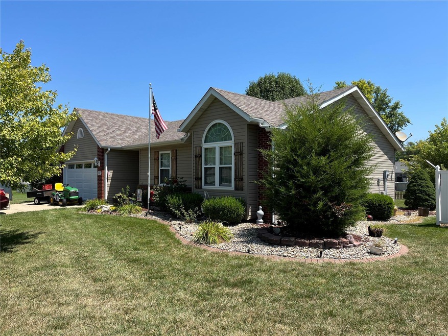 2337 Westchester Dr, Maryville, IL 62062 - photo 1