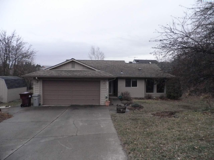 853 SE Edge Knoll Dr, Pullman, WA 99163 - photo 1