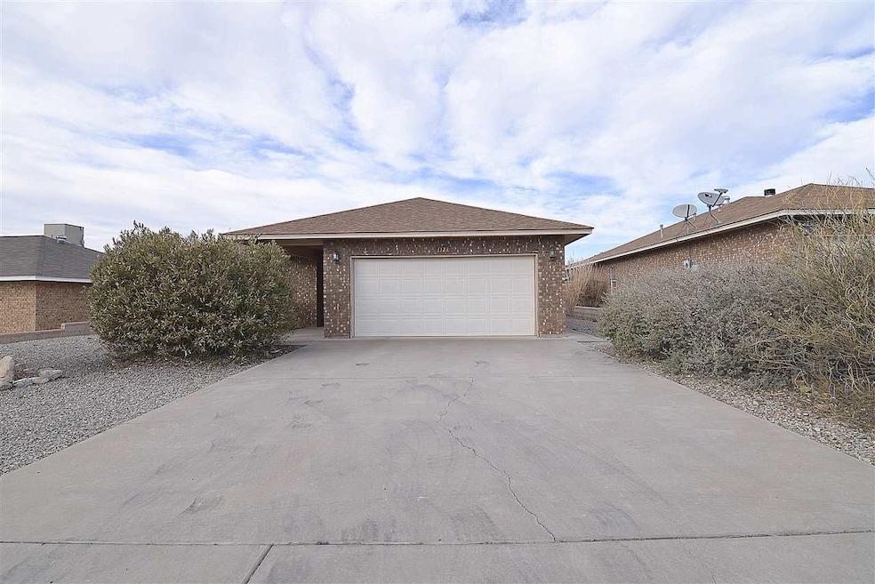 1121 Mimosa Ave unit 2, Alamogordo, NM 88310 - photo 1