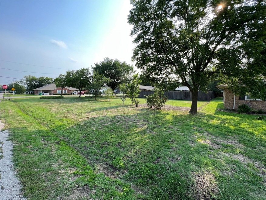 201 W Ash St, Celina, TX 75009 - photo 1