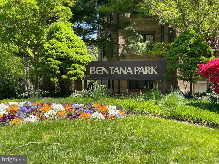 1661 Parkcrest Cir unit 201, Reston, VA 20190 - photo 1