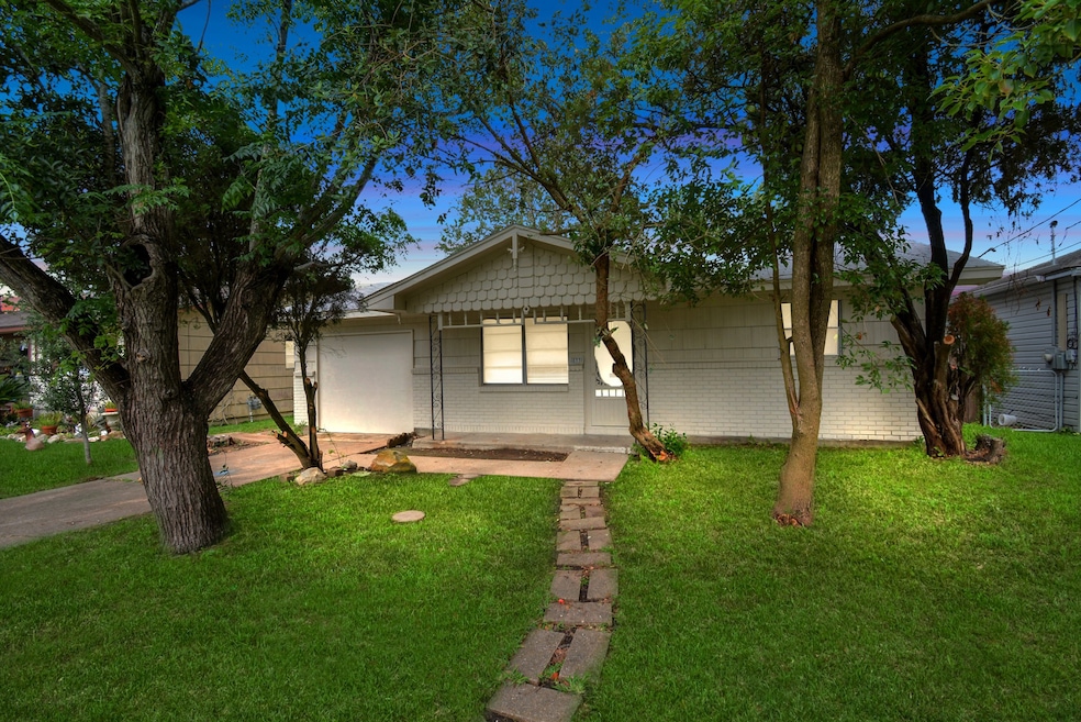 833 Dutch St, Deer Park, TX 77536 - photo 1