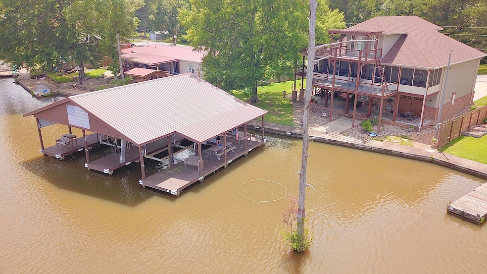 20024 Walnut Main St, Aberdeen, MS 39730 - photo 1