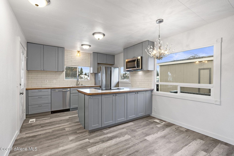 9-web-or-mls-1952-e-12th-ave-space-49