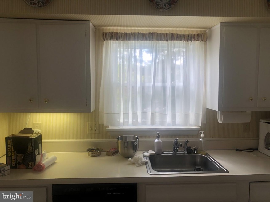 7409 Farmcrest Dr, New Carrollton, MD 20784 - photo 1