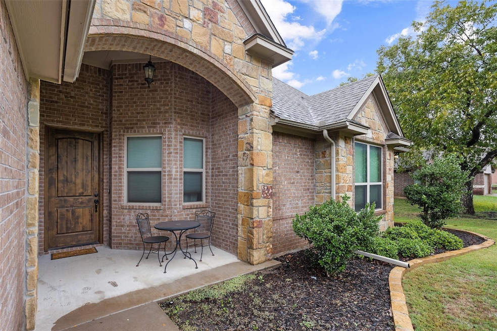 4010 Angelina Ct N, Granbury, TX 76049 - photo 1