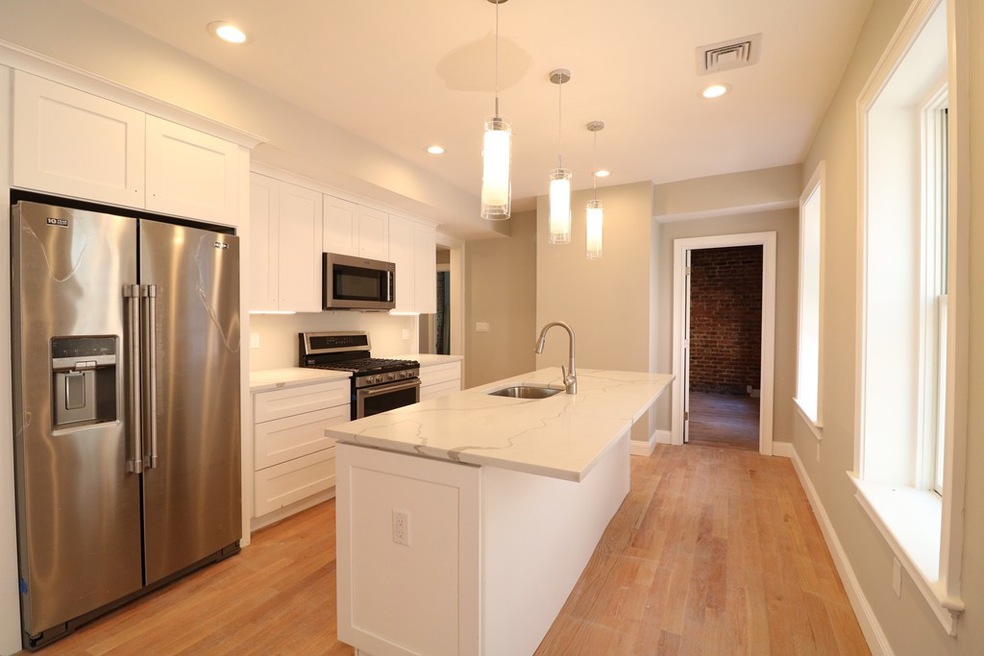 422 Hanover St unit 5, Boston, MA 02113 - photo 1