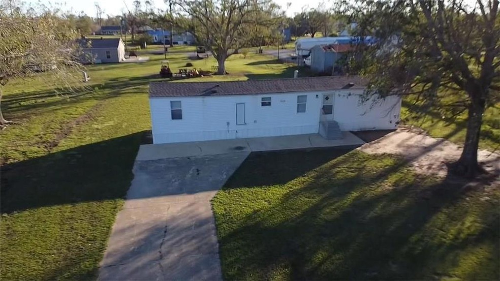 3481 M Ogea Rd, Lake Charles, LA 70605 - photo 1